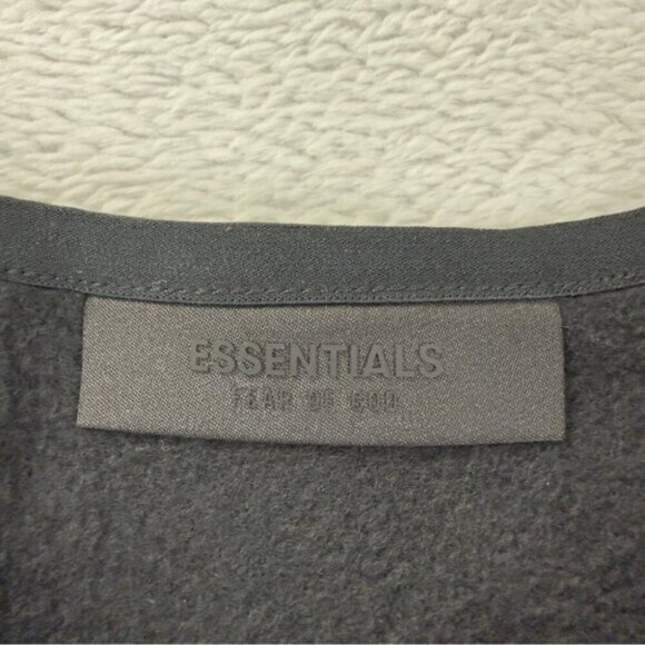 Fear of God Mens Sz Large NWT Essentials Black Oversized Baggy Crewneck Sweater - Picture 2 of 5